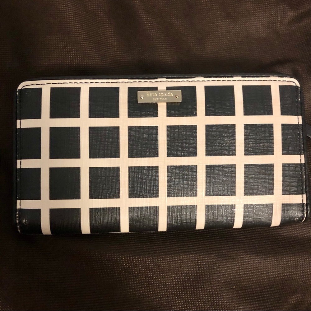 Black and White Graphic Kate Spade Wallet